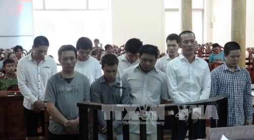 Lừa bán đồng đen, dàn cảnh cướp tiền lĩnh án hơn 134 năm tù